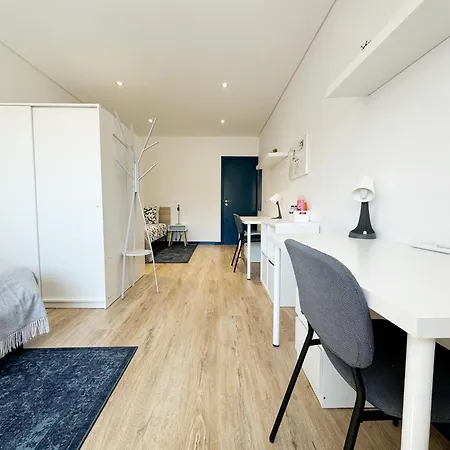 Dml Guest house *